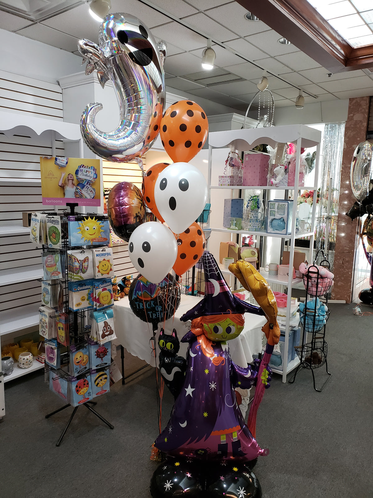 HALLOWEEN MADNESS LARGE BALLOON BOUQUET