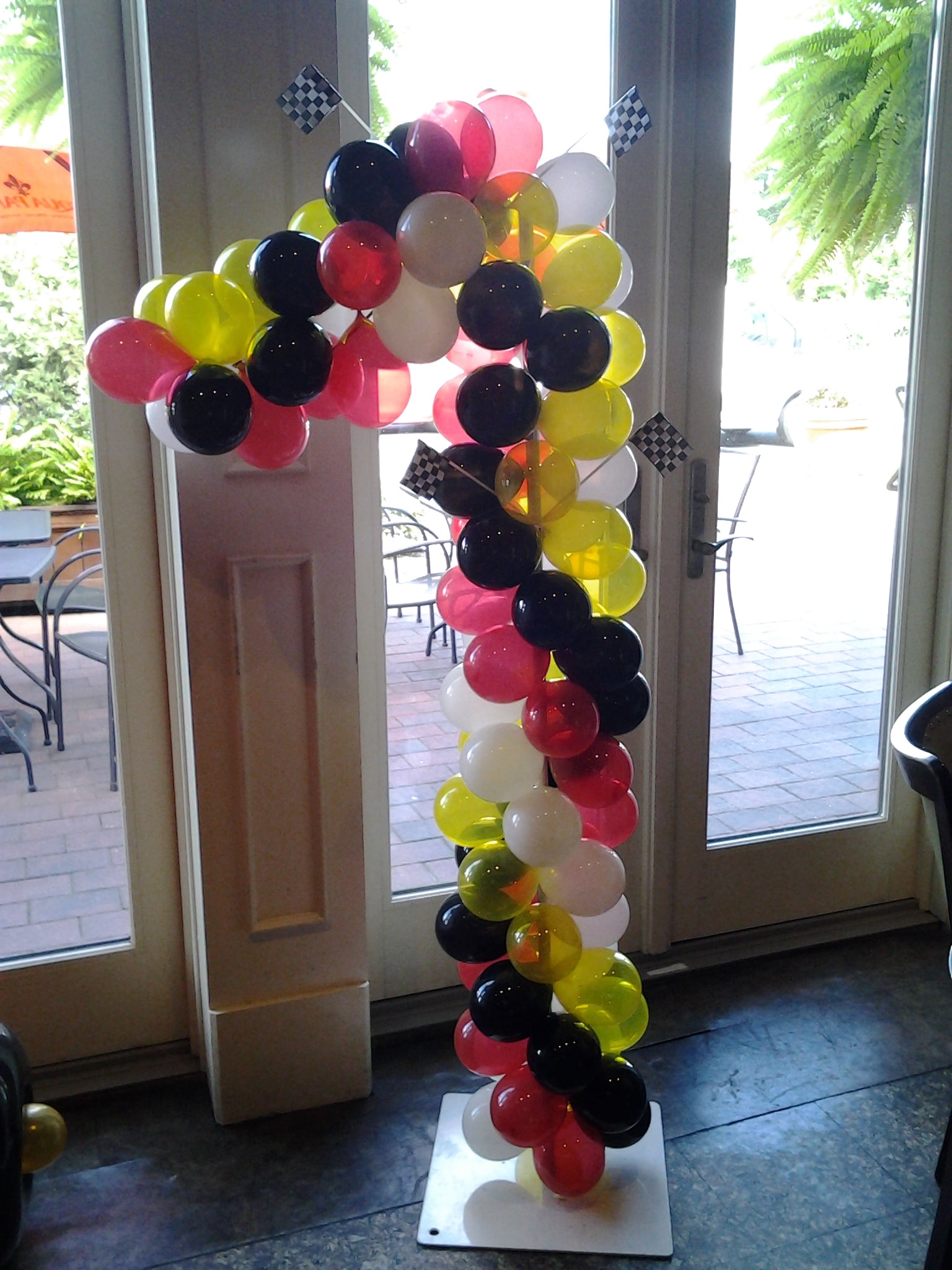 Same Day Balloon Decor Delivery Near Me. Make An Order & Pay Online